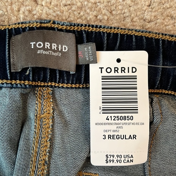 NWT Torrid Weekend Boyfriend Straight Jeans - Picture 5 of 9